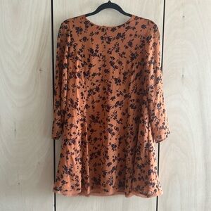 Summer flows mini dress by Kimchi Blue in size M